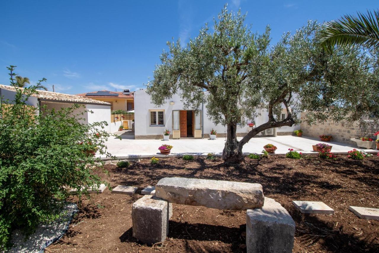 Casa Vacanza I Due Ulivi Modica Bagian luar foto