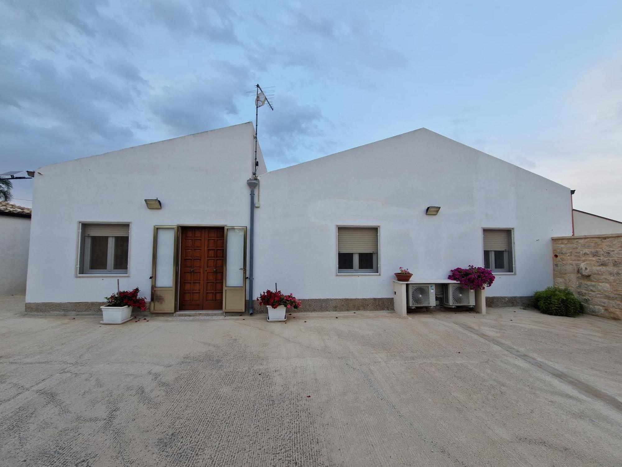 Casa Vacanza I Due Ulivi Modica Bagian luar foto