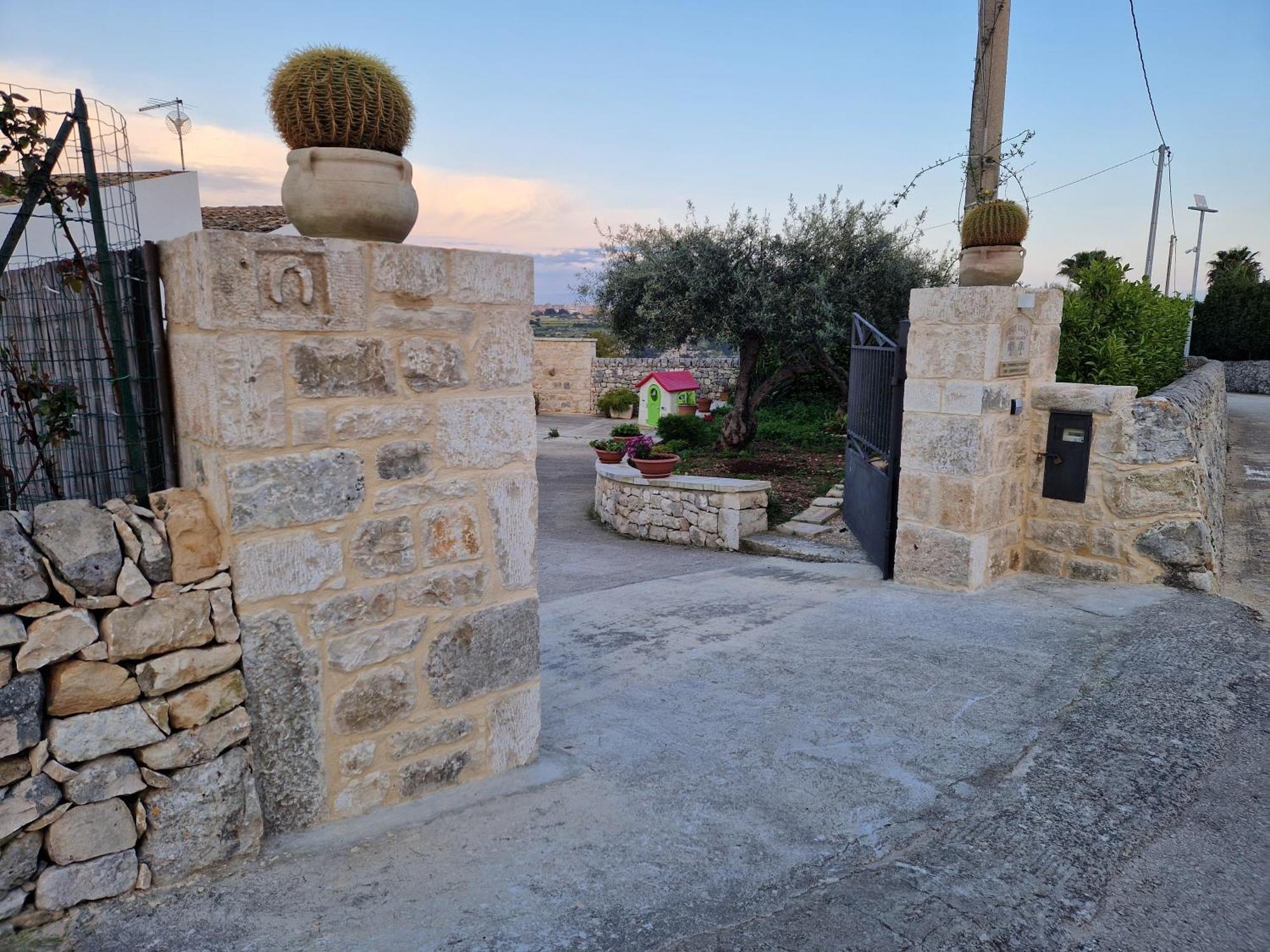 Casa Vacanza I Due Ulivi Modica Bagian luar foto